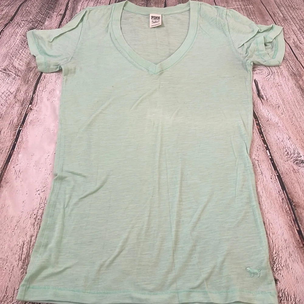 Victoria’s Secret PINK light green v-neck short sleeve t-shirt XS